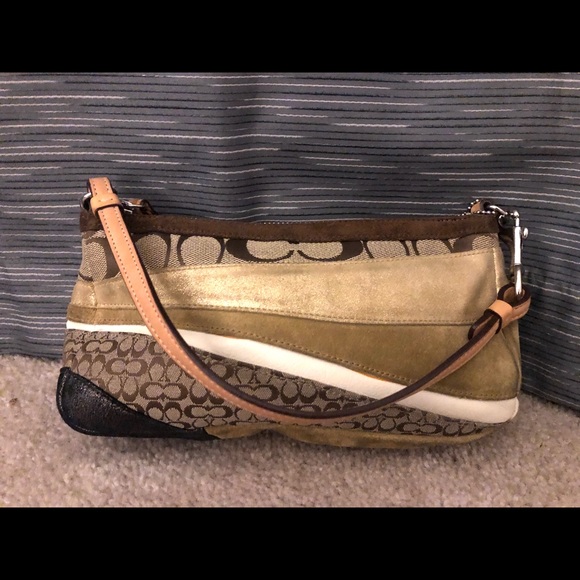 Coach patchwork logo wristlet/ clutch - Picture 4 of 5